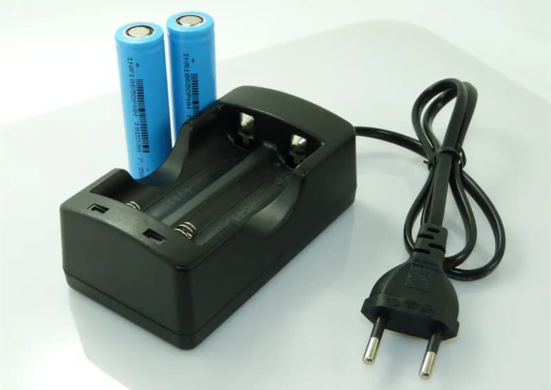 18650 Li-ion Battery charger 4.2 V 1A/2A with EU 